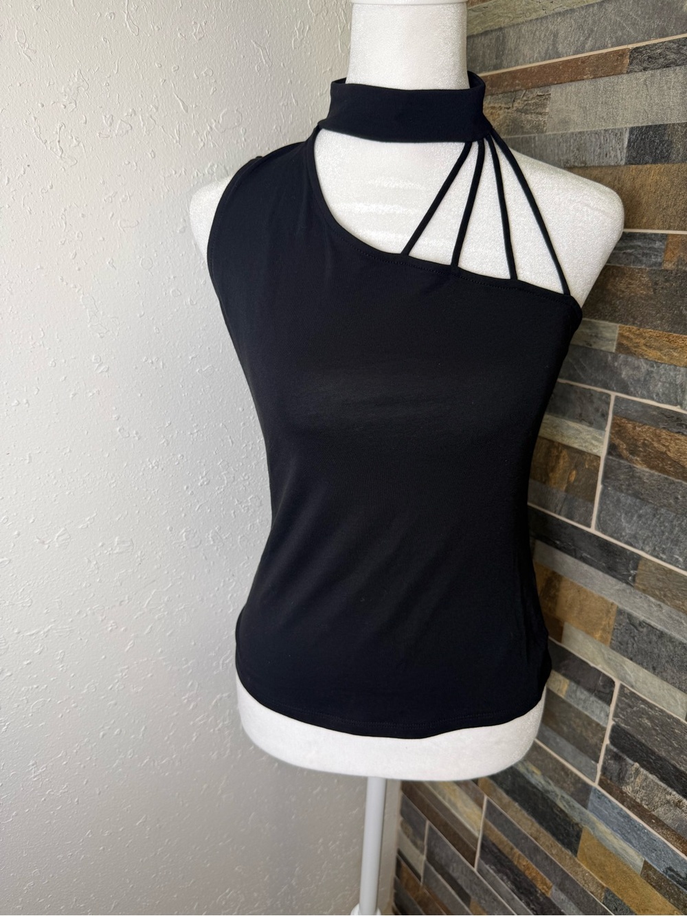 Guess Women’s Black One-Shoulder Strappy Mock Neck Shirt Size Small